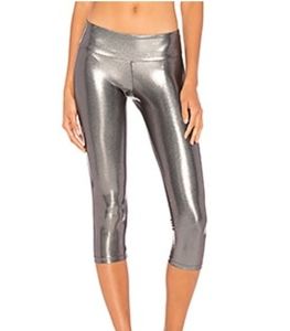 Sukishufu "THE WALL" Crop Leatherback 3/4 Legging 3/4  silver glass